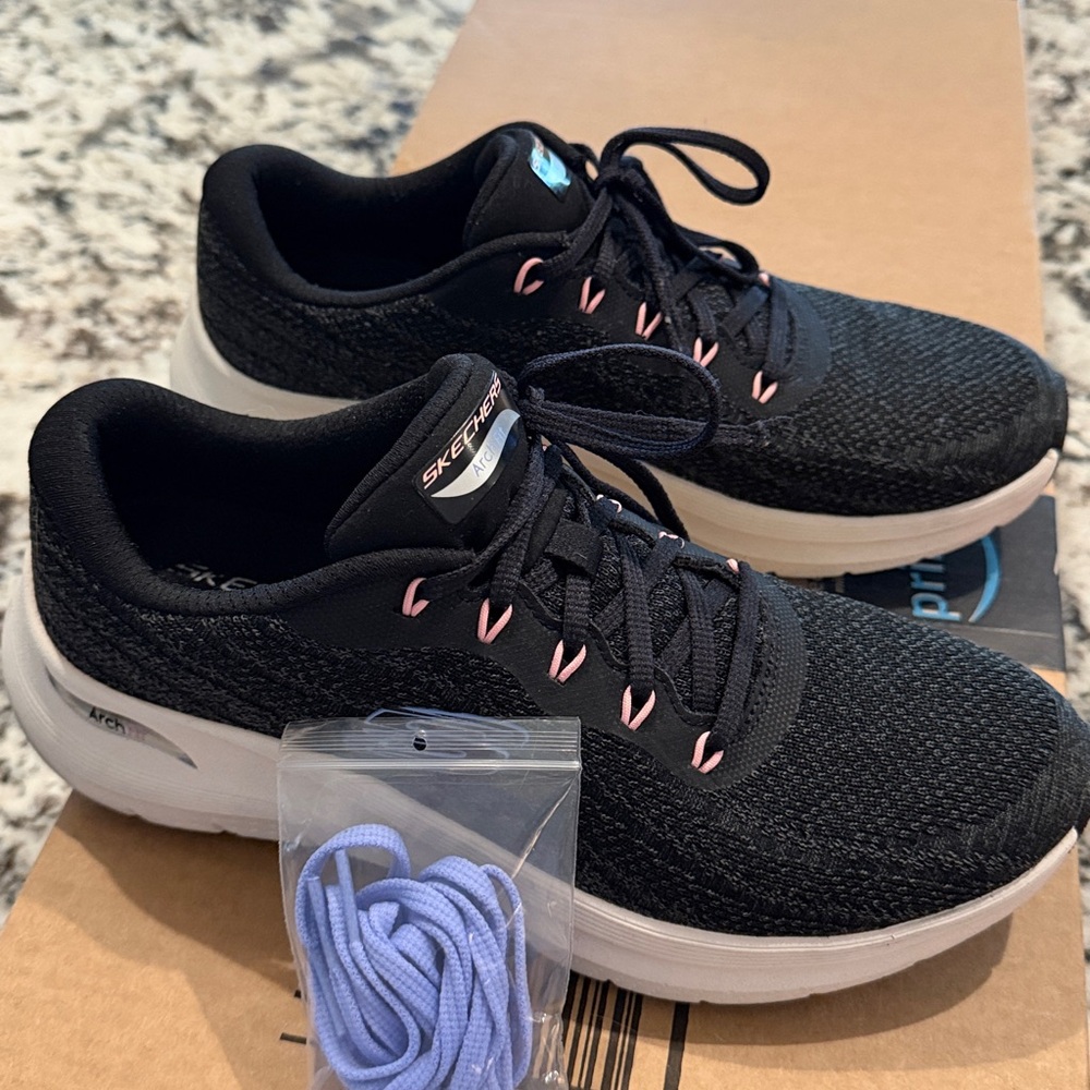 Skechers Black Sneakers with Pink Details
